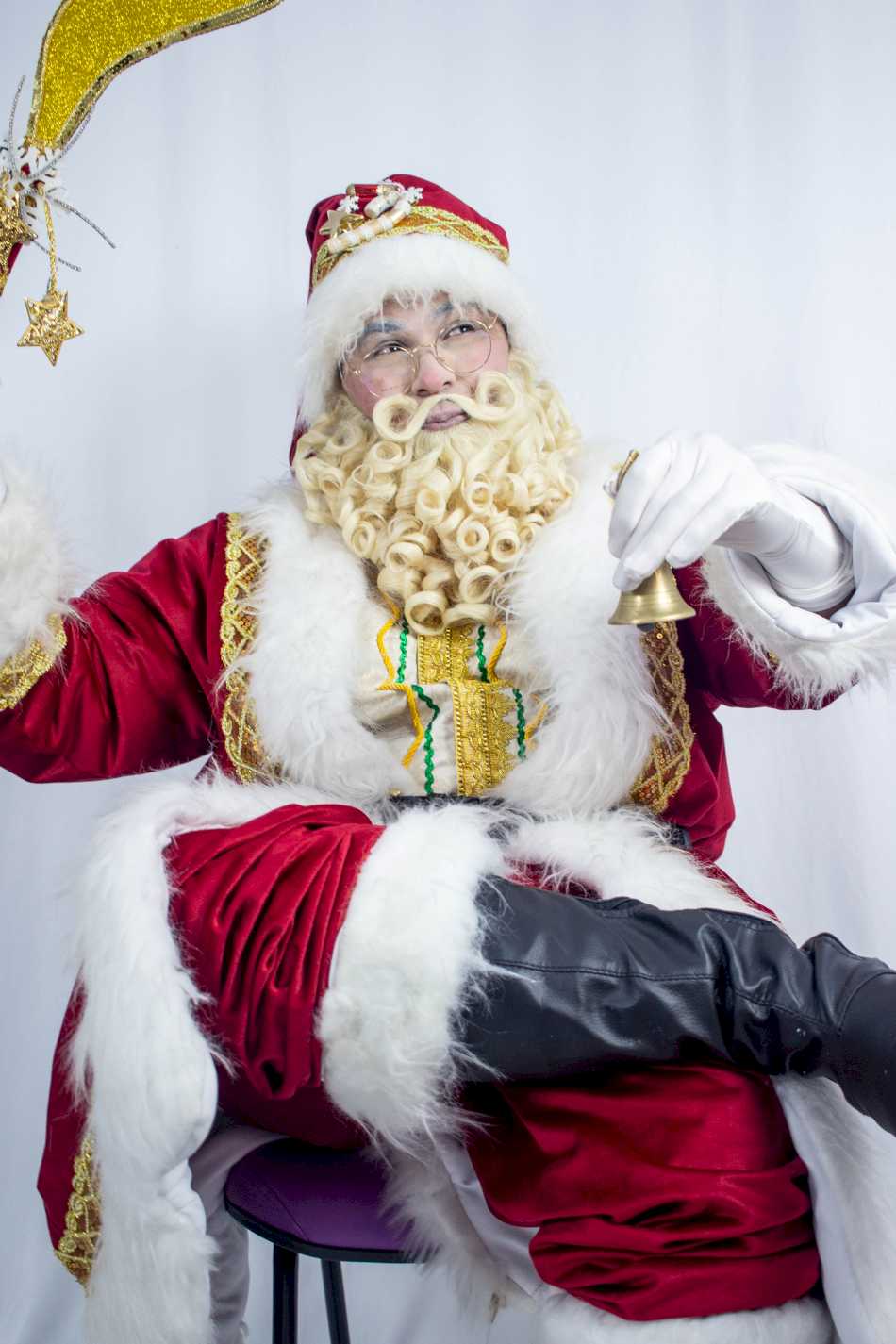 Papai noel posando para uma foto em Santo André